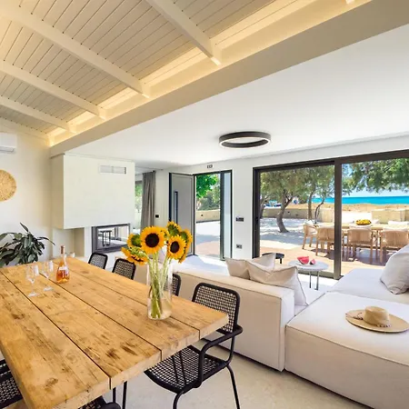Sunset House, Only 50m From The *